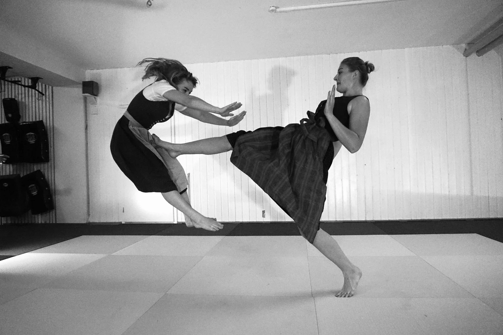 Selbstverteidigung kann selbst im Dirndl gut funktionieren