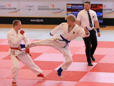 Den Titel Deutscher Meister holte sich Elias Wiedemann (blauer Gürtel) auf der Deutschen Schülermeisterschaft im Ju-Jutsu.