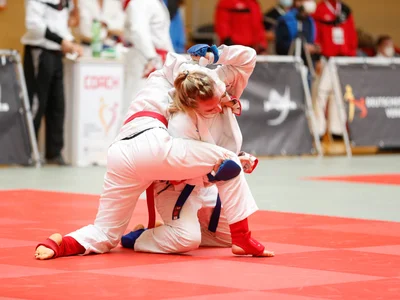 Sophie Büscher und Ines Drescher treffen aufeinander