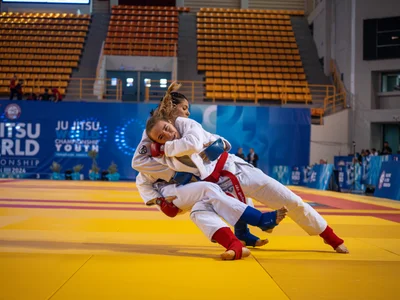 Mit technischer Überlegenheit gewann Sophie Büscher (roter Gürtel) gegen Yacqueline Arosemena aus Panama